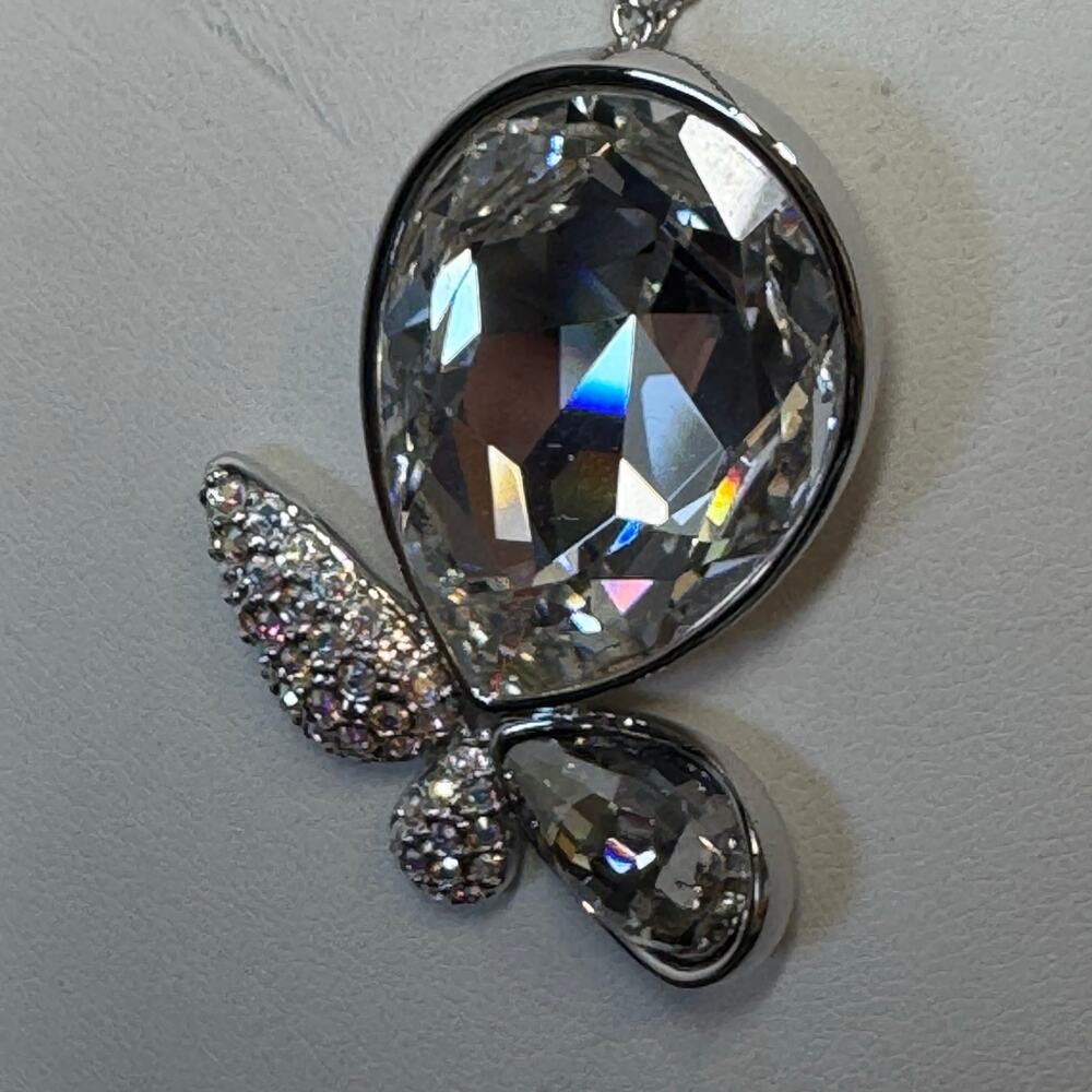 Modern Statement Women's Silver Crystal Studded Teardrop Necklace - Picture 4 of 8